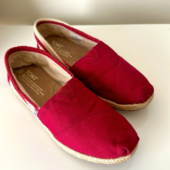 TOMS Classic Red Espadrilles - W6 - Picture 6 of 7